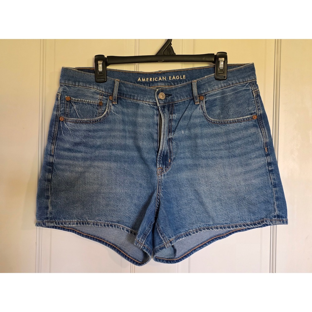 American Eagle Relaxed Short Medium Wash Denim High Waisted Size 12 Strigid